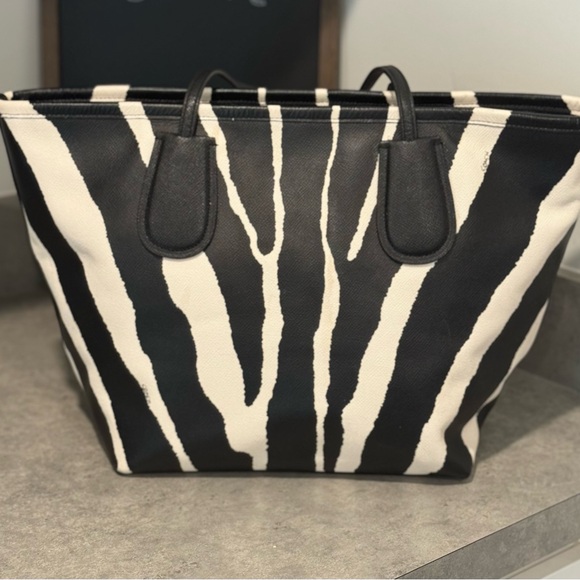 Coach Taxi Zip Top Tote in Zebra Print! GUC!! - Picture 3 of 15
